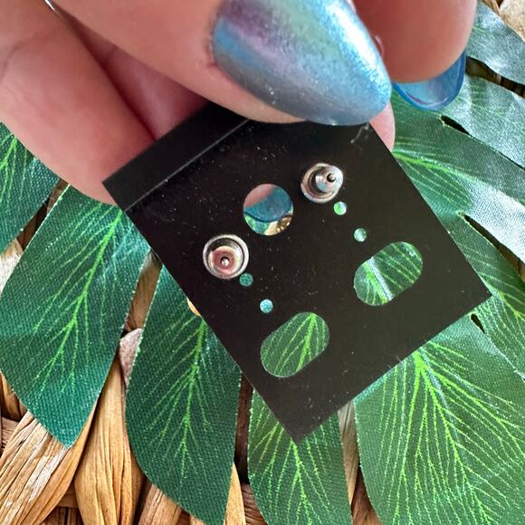 BOGO FREE FAUX I ORY TULIP 70’s earrings dangle modest - Picture 4 of 4